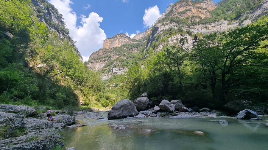 נקיק אניסקלו